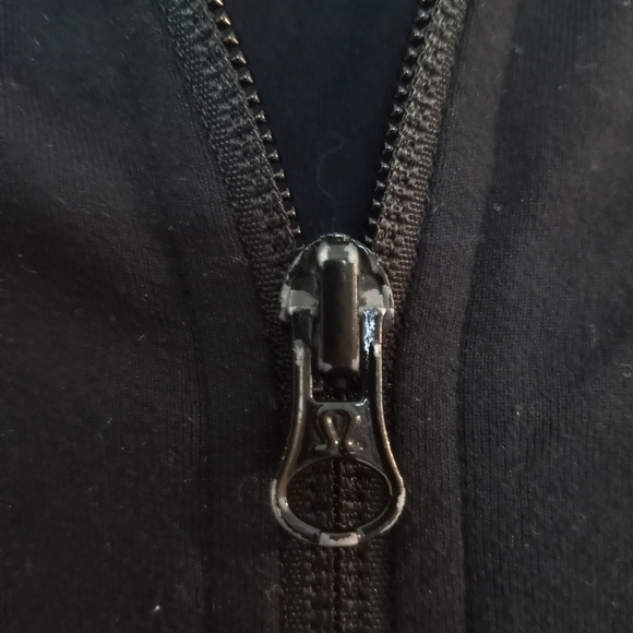 LULULEMON Stride Jacket Zip Up Black Athletic Sweater Size 6 - Picture 2 of 7
